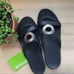 Crocs Sanrah Beveled Circle Sandals